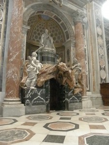 Den av Bernini ritade och i hans verkstad framställda monumentet över Alessandro VII från åren 1671-1678. Sankt Peterskyrkan.